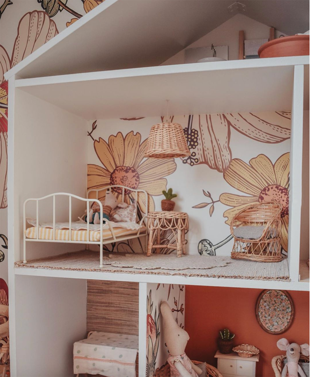 Dolls on sale house shelf