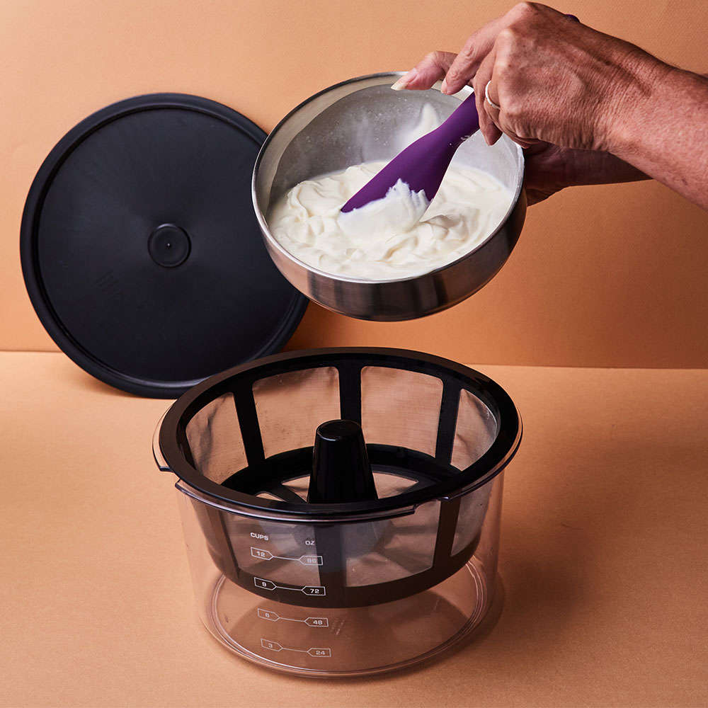Greek Yoghurt Strainer strain up to 1.9 litres of yoghurt TM Essentials