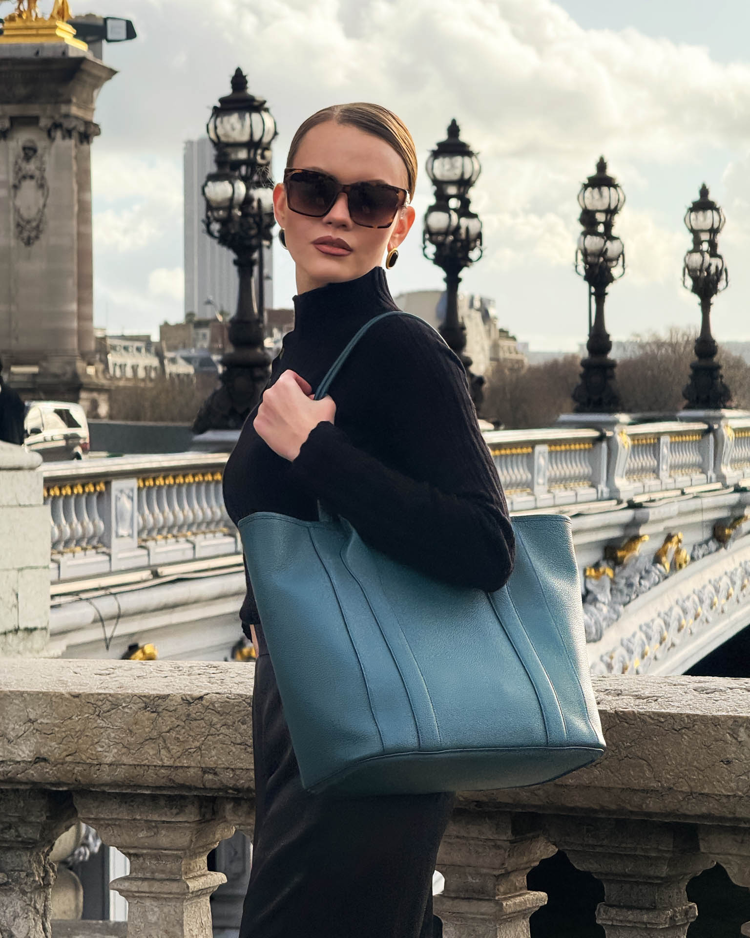 Madame Tote Bag in Leather - Taupe