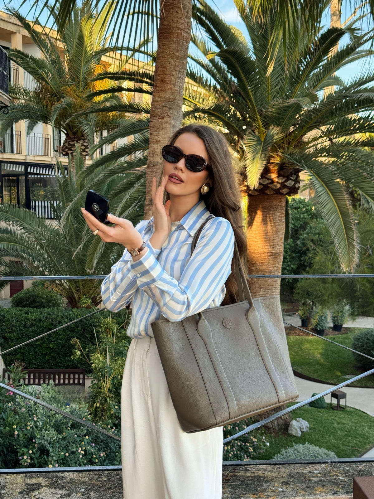 Madame Tote Bag in Leather - Taupe