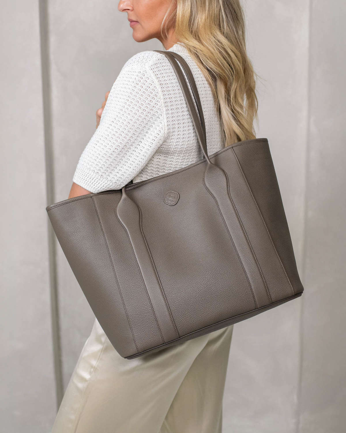 Madame Tote Bag in Leather - Taupe