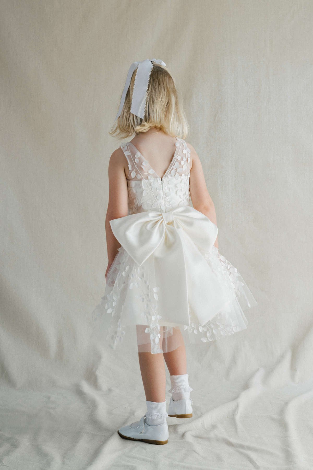 💝ART 💝 BEAUTY 💝FASHION on Instagram: “Cute little brides 🎀💕💝😍💕 tag  their mommas 😍 . . DM @… | Flower girl dresses, Flower girl, Wedding  flower girl dresses