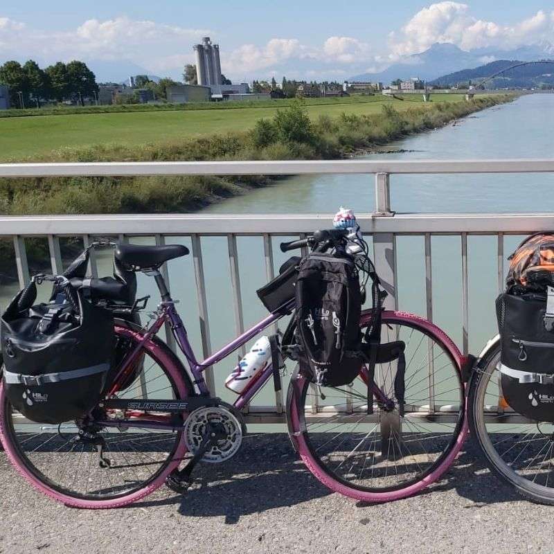 Es gibt unterschiedliche Arten sein Gepäck auf einer Fahrradreise zu transportieren. Es gibt unterschiedliche Arten sein Gepäck auf einer Fahrradreise zu transportieren.