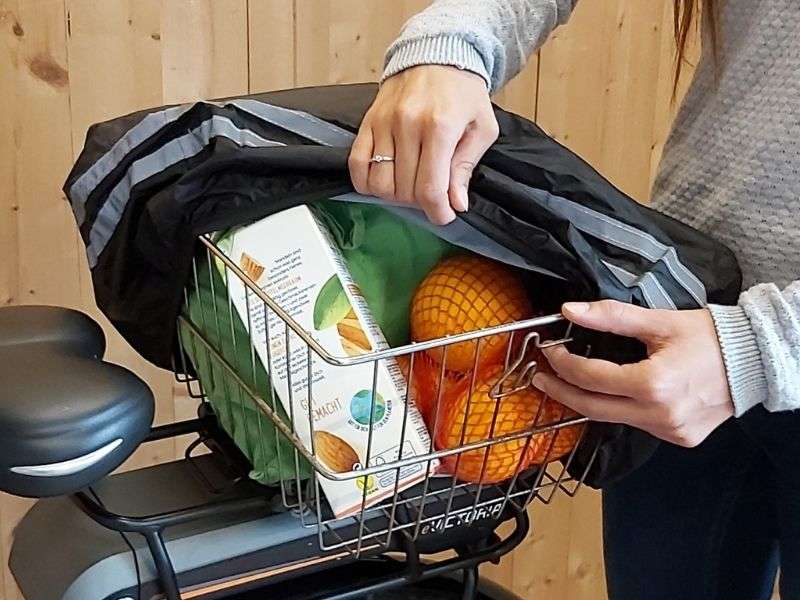 Mit dem Fahrradkorb kommt dein Fahrradkorb trocken ans Ziel.