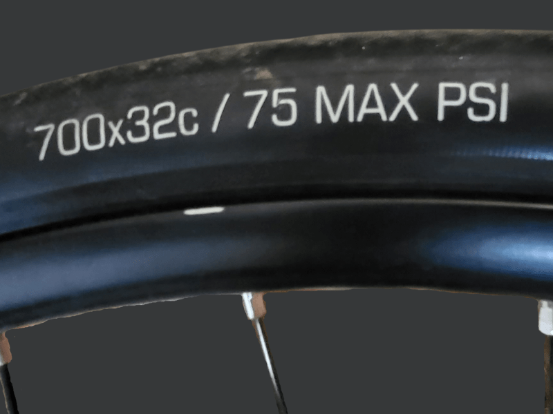 Angabe Fahrrad Reifendruck auf Reifen