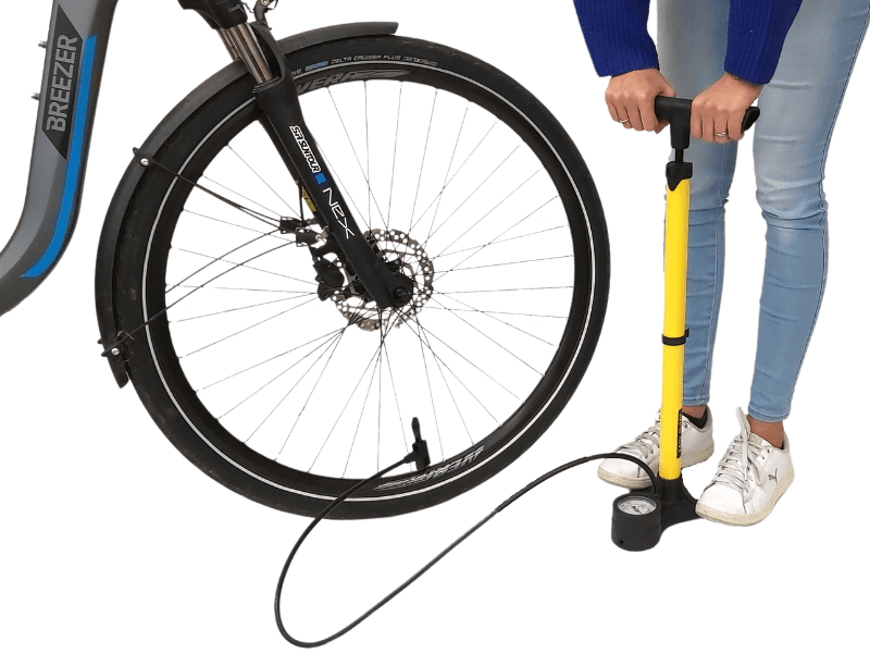 Fahrrad Reifendruck mit Fahrradpumpe aufpumpen