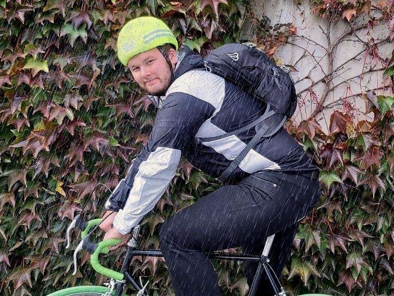 Der Fahrrad Helmüberzieher ist komplett wasserdicht.