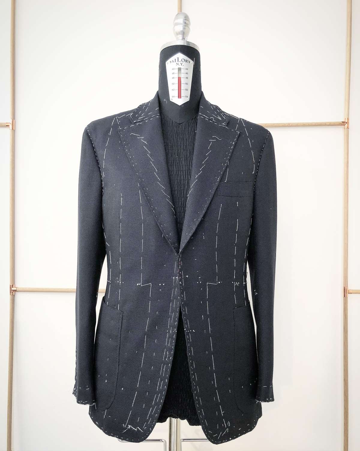 Sartoria Sciarra, bespoke jacket, forward fitting, basted fitting, hand made bespoke tailoring, luxury bespoke, luxury suit, luxury jacket, cerruti wool cashmere hopsack fabric, hand made suit, entirely hand crafted jacket, hand made bespoke, navy suit, navy jacket, bespoke navy jacket 