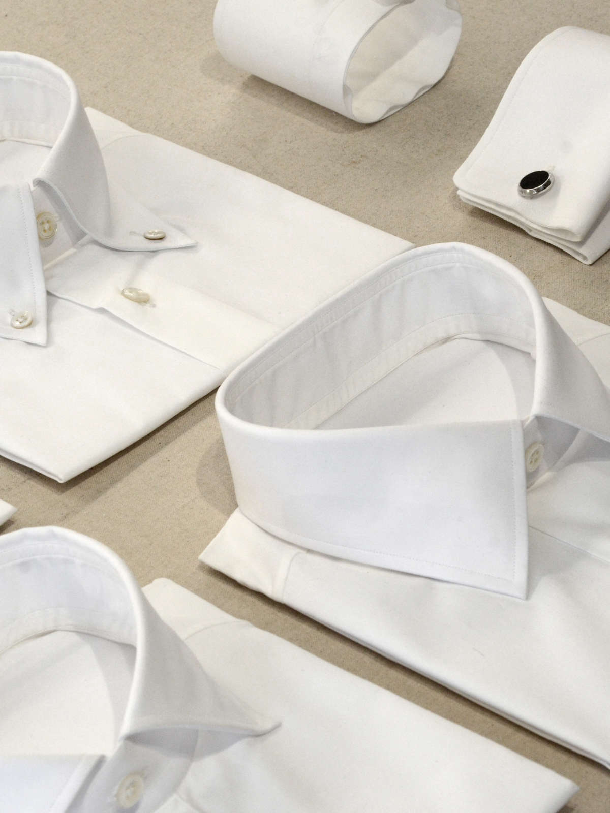  Bespoke shirts, Australian mother of pearl buttons, Italian cotton shirt, luxury shirt, luxury bespoke, white shirts, bespoke shirt collars, bespoke shirt cuffs, shirt collars, shirt cuffs, a range of white shirts collars and cuffs 