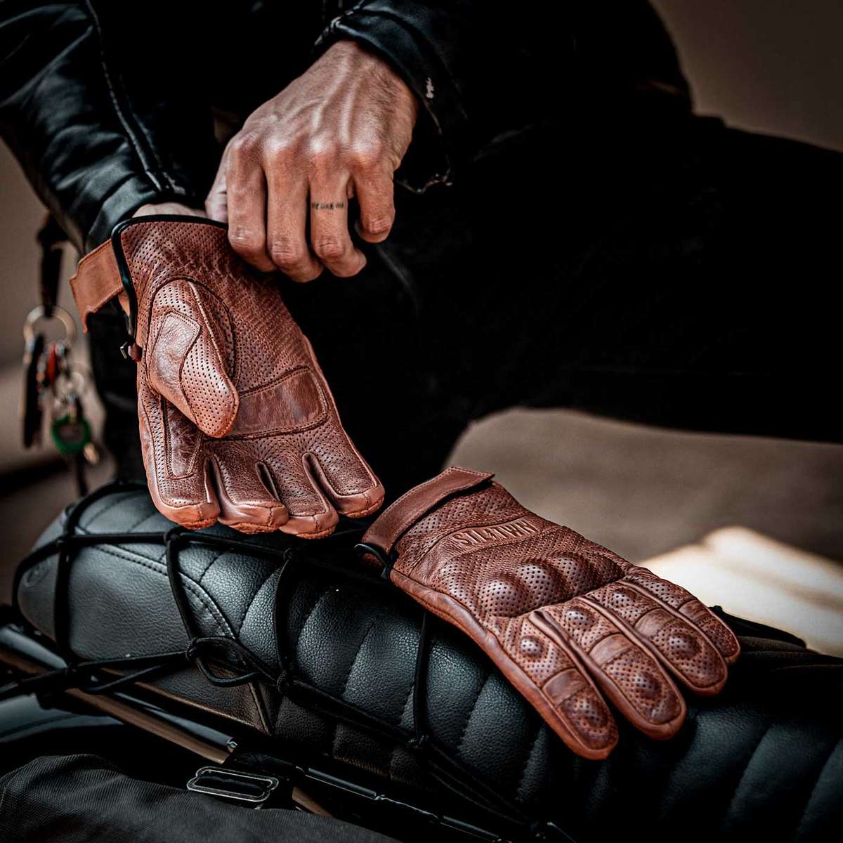 Distressed leather hot sale motorcycle gloves