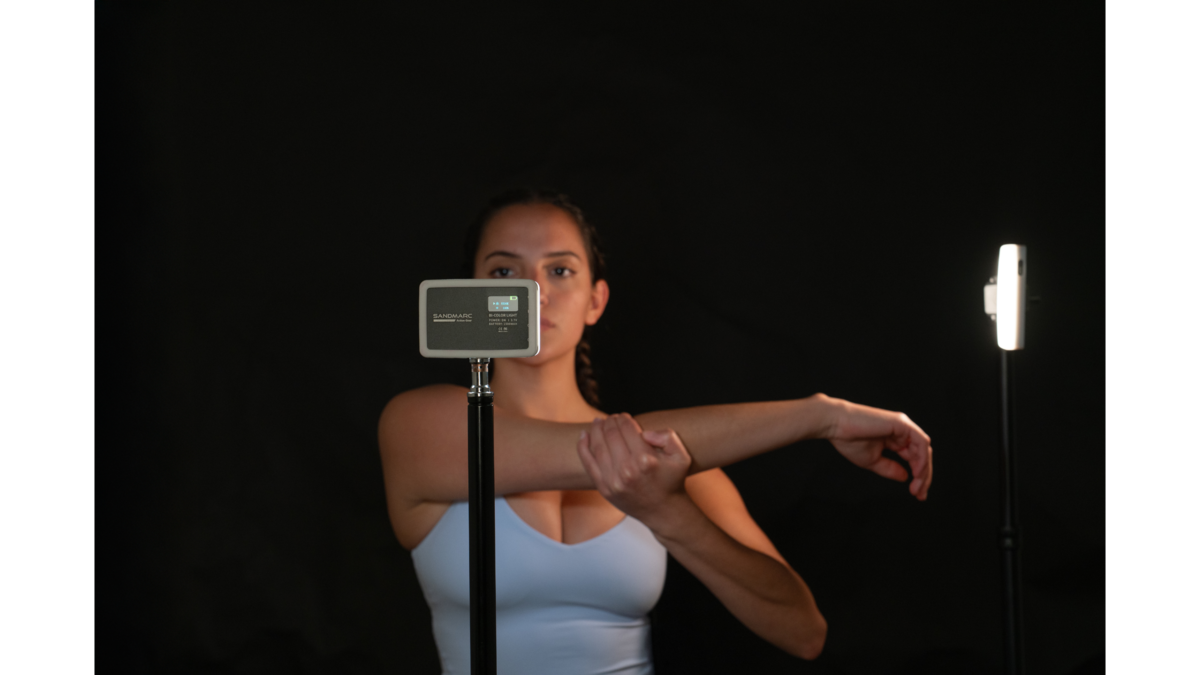 small light attached to tripod for fitness content