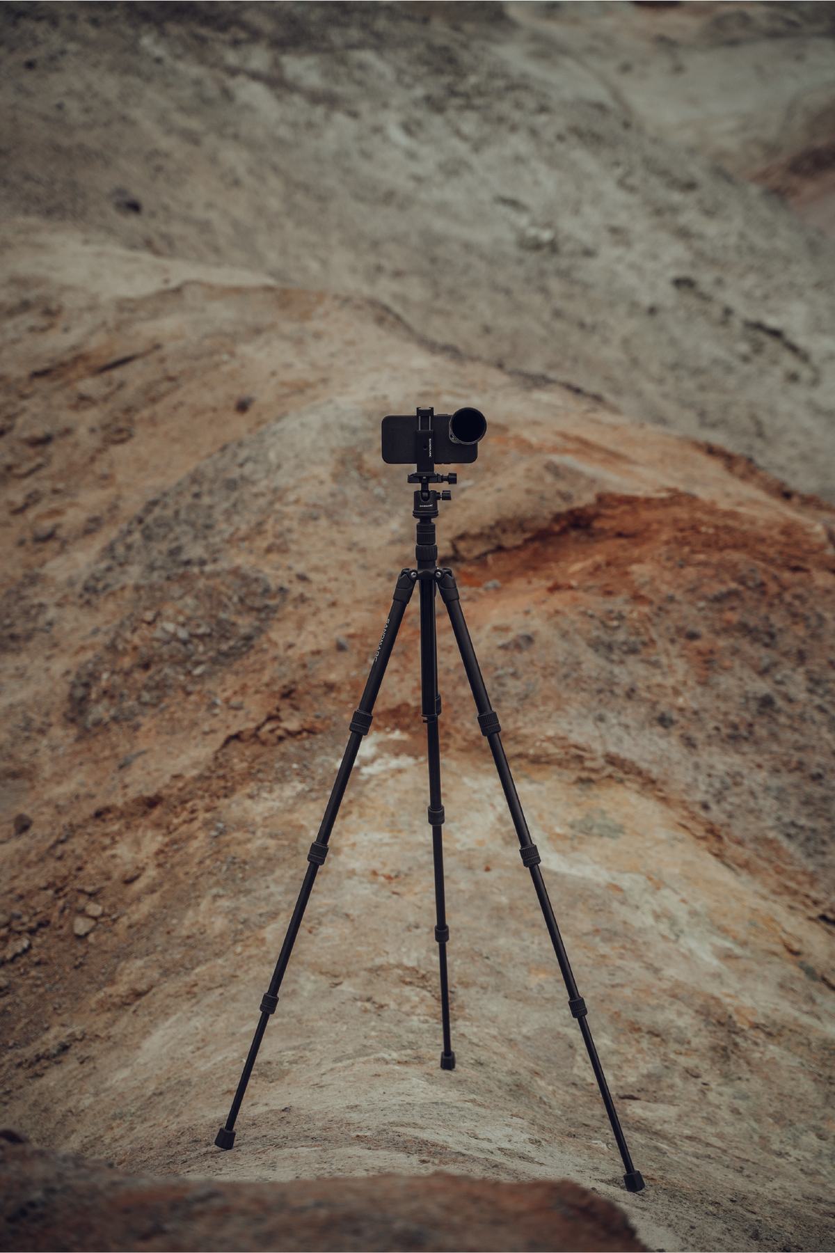 SANDMARC's iPhone Tripod for Hobbyist Photographer (Review) - Hongkiat