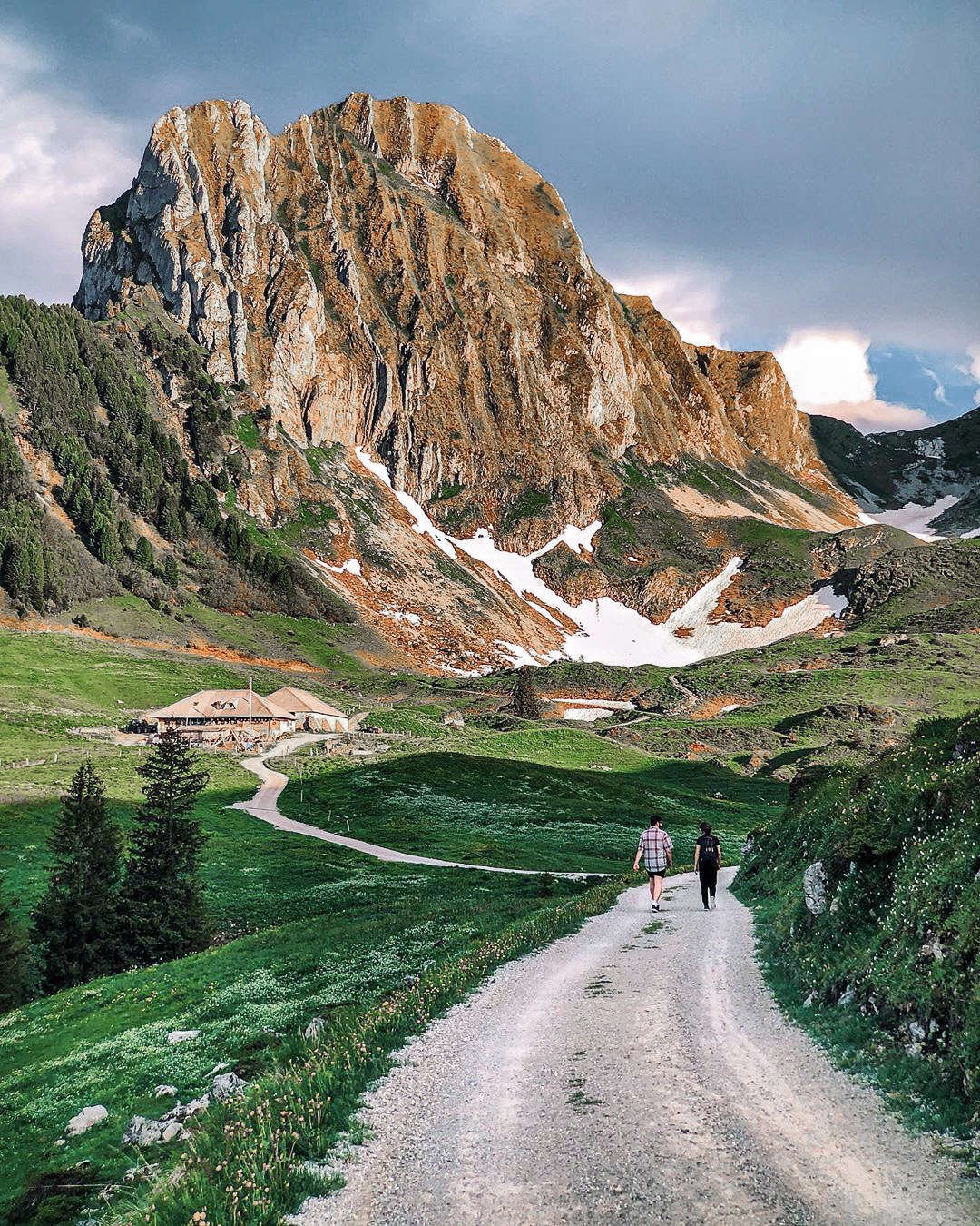 mountain landscape photographed using telephoto lens