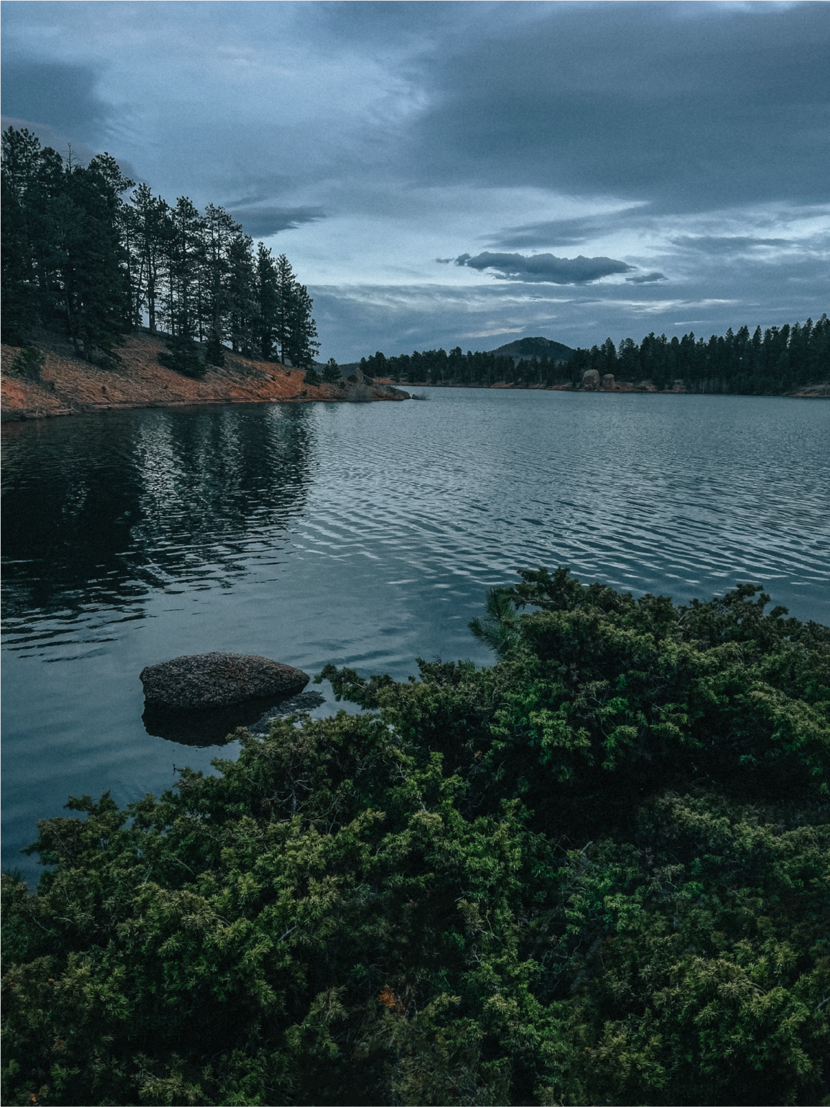 Image of a lake on a cloudy day