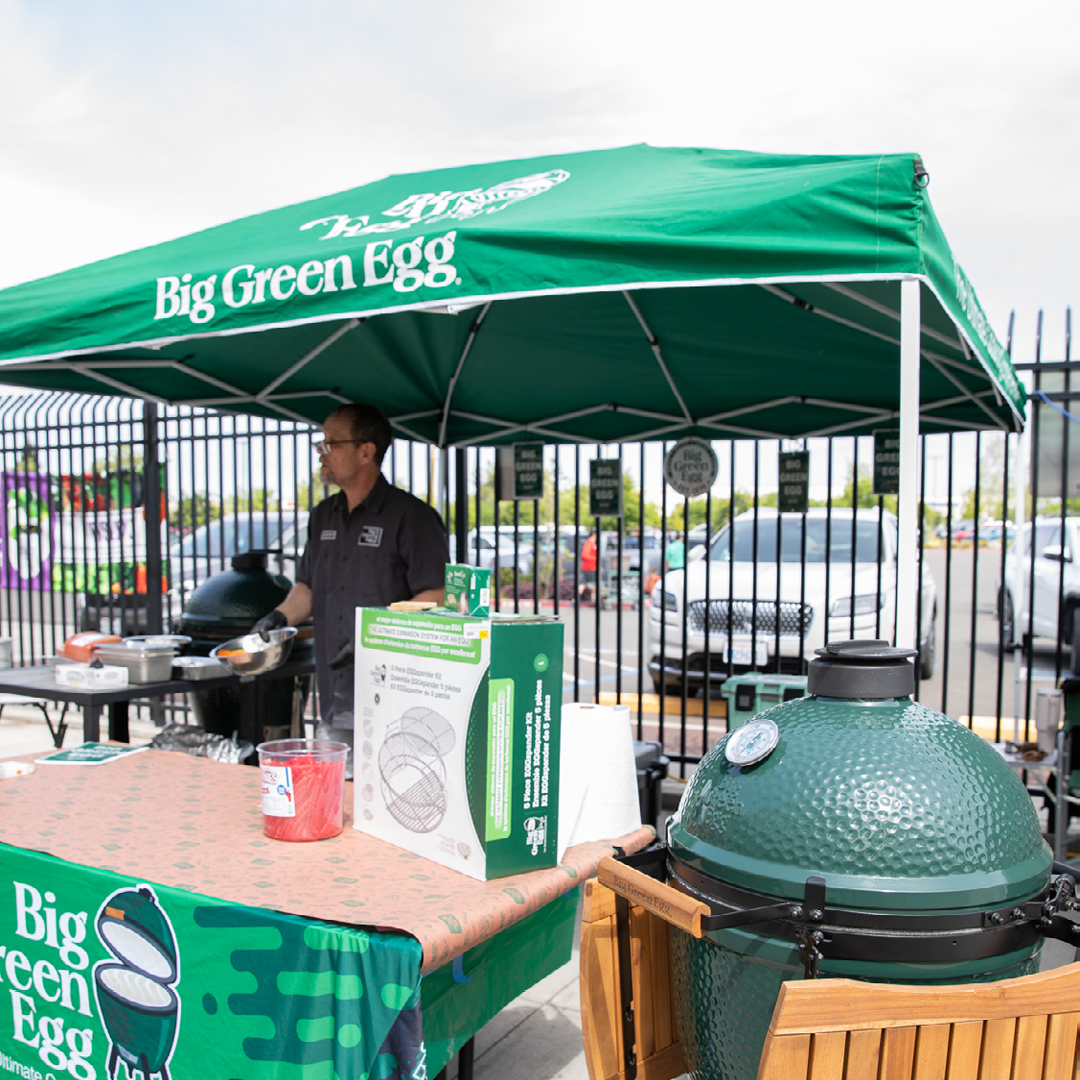 Outdoor Living Expert with Big Green Egg Outdoor Living Expert with Big Green Egg