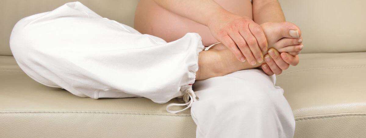 Swollen Feet During Pregnancy, Ankle Swelling During Pregnancy, ankle swelling pregnancy