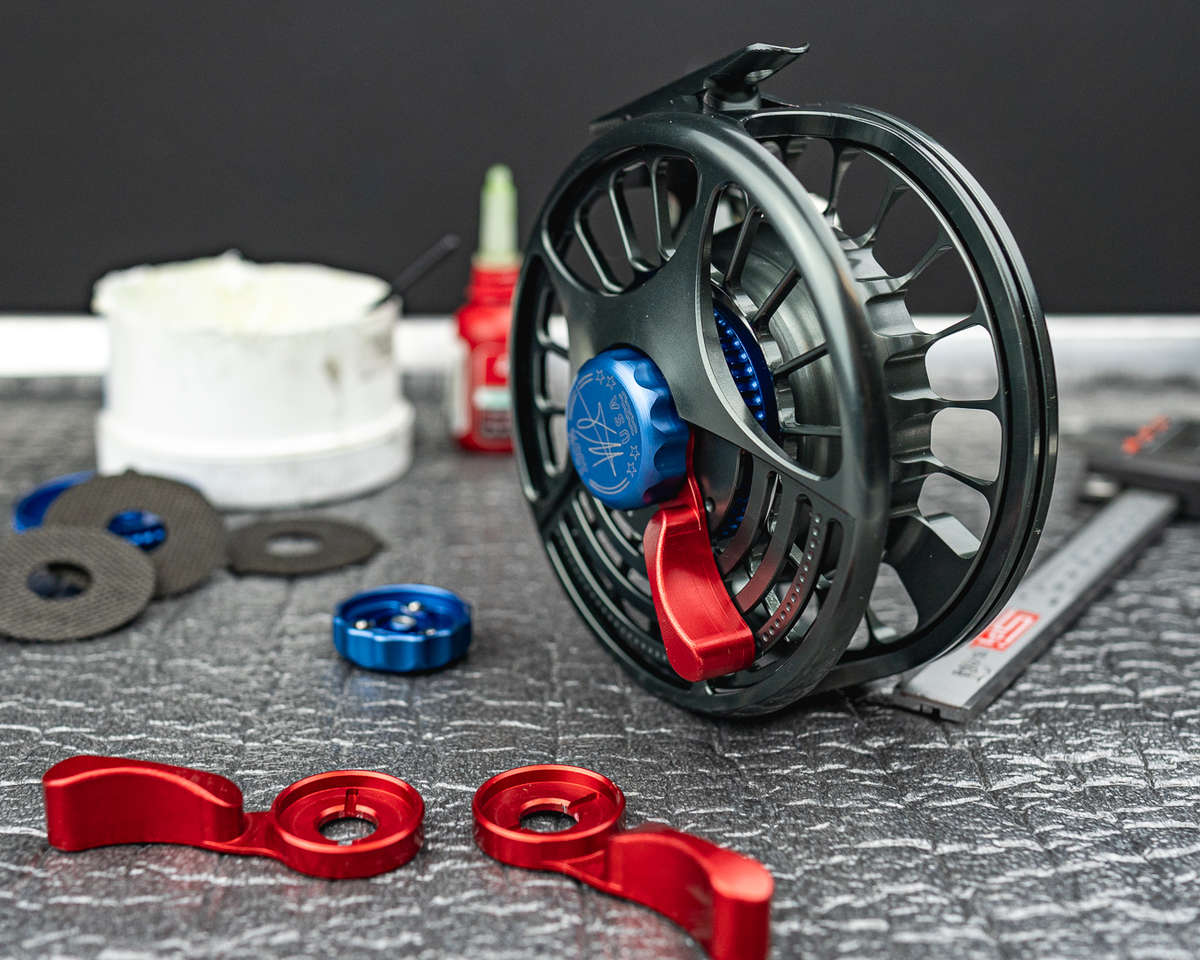 Big Fly Reel with extra parts. Big Fly Reel with extra parts.