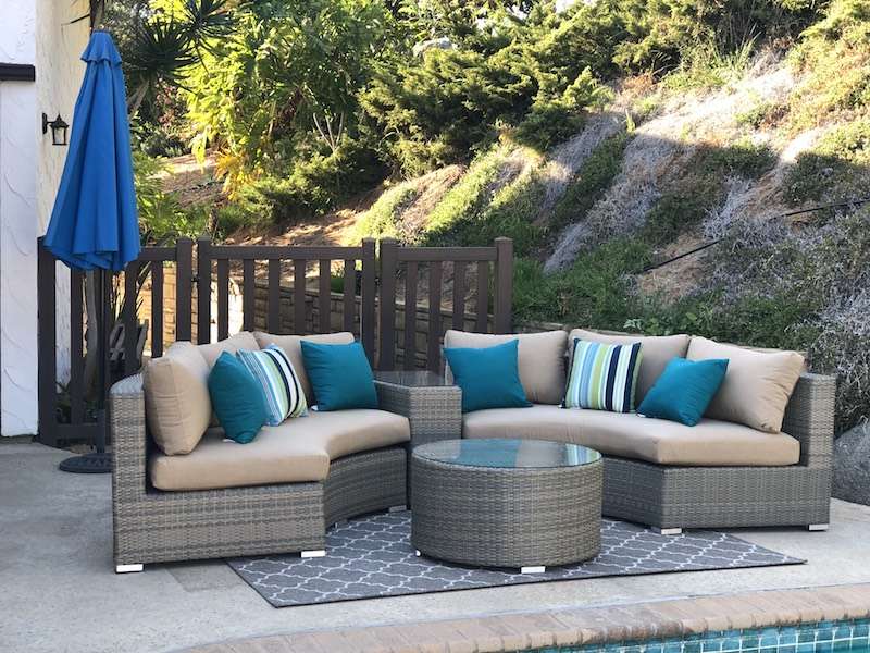 Circle patio deals couch