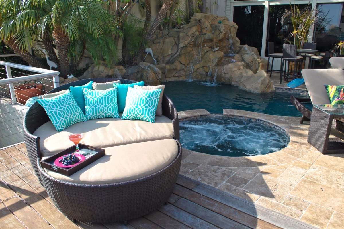 Patio Round Daybed