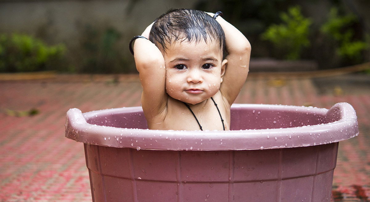 Soak your whole body in warm bath water for 30–90 minutes with 1–2 cups of Dead Sea Bath Salts. Soak your whole body in warm bath water for 30–90 minutes with 1–2 cups of Dead Sea Bath Salts.