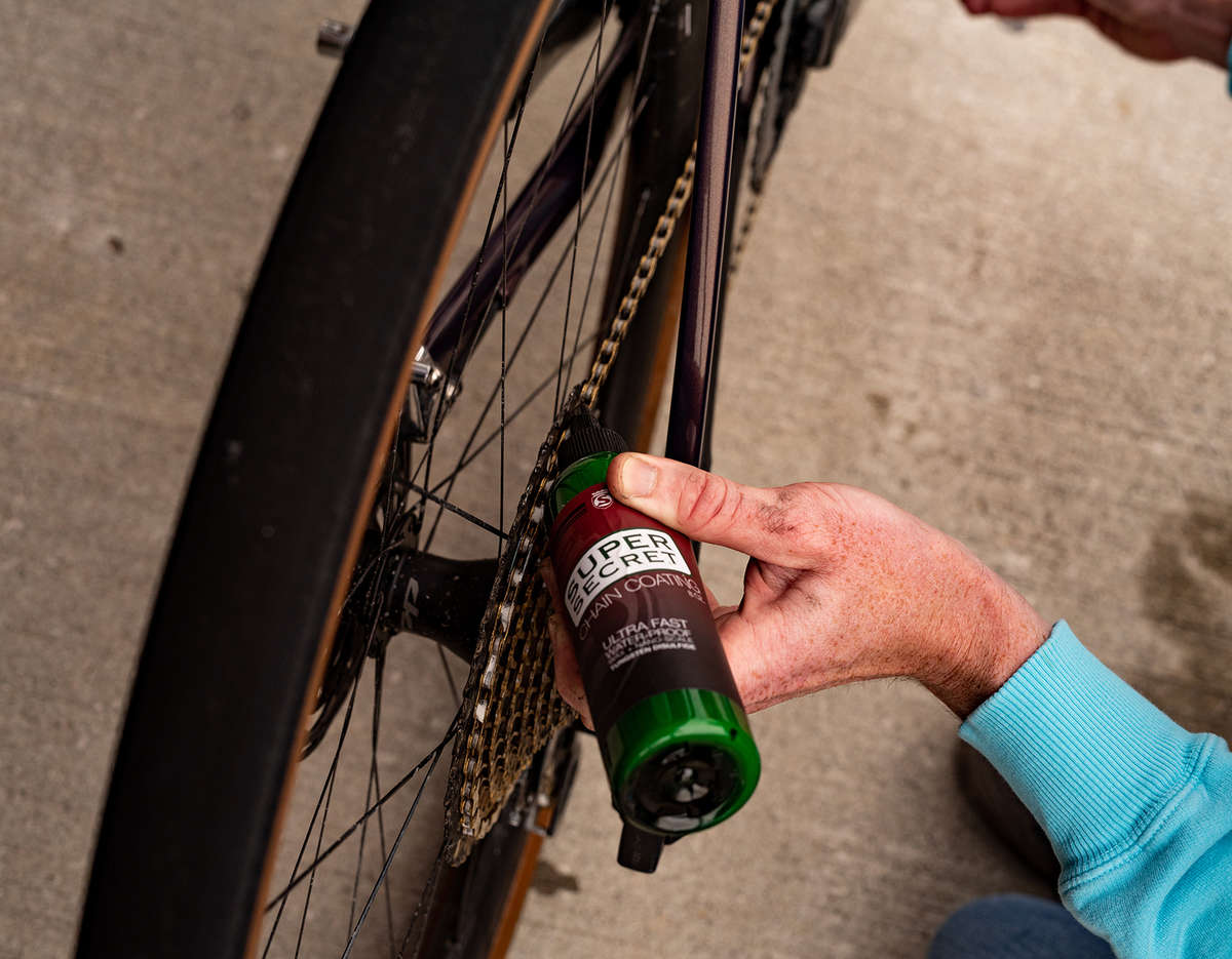 Best chain oil 2024 for road bike