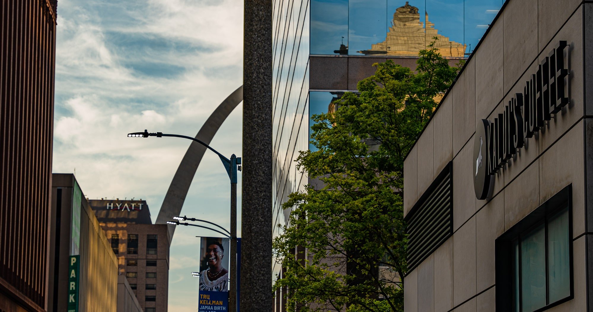 The Arch and Downtown St. Louis near the Kalidi's Coffee Citygarden cafe