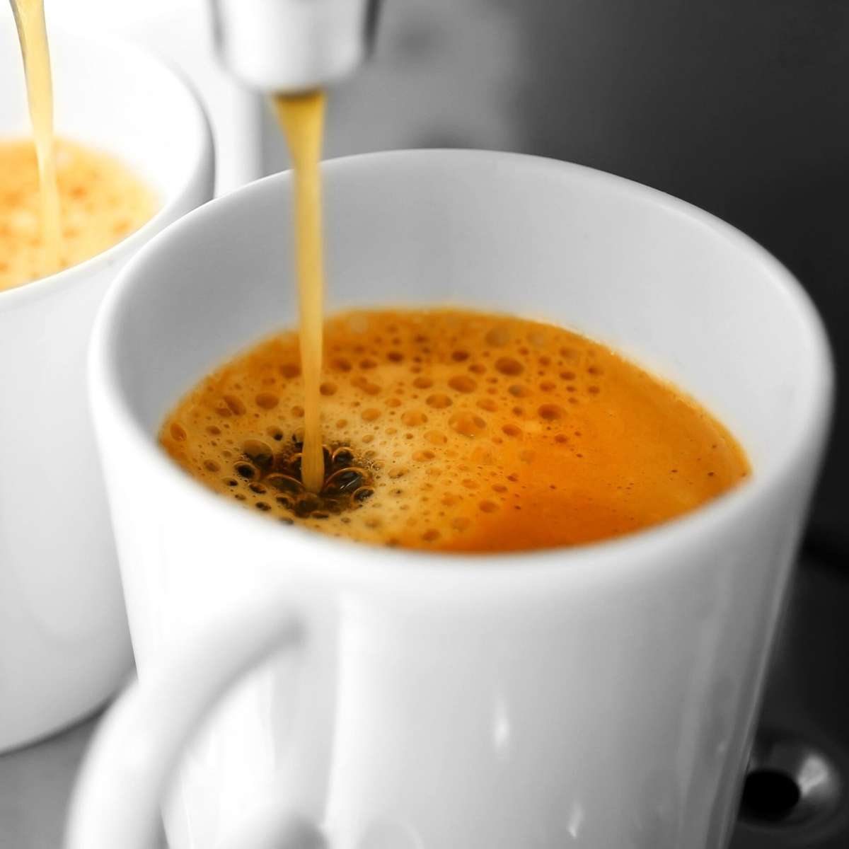 Frischer Röstkaffee als ganze Bohnen aus Ruanda. Frischer Röstkaffee als ganze Bohnen aus Ruanda.