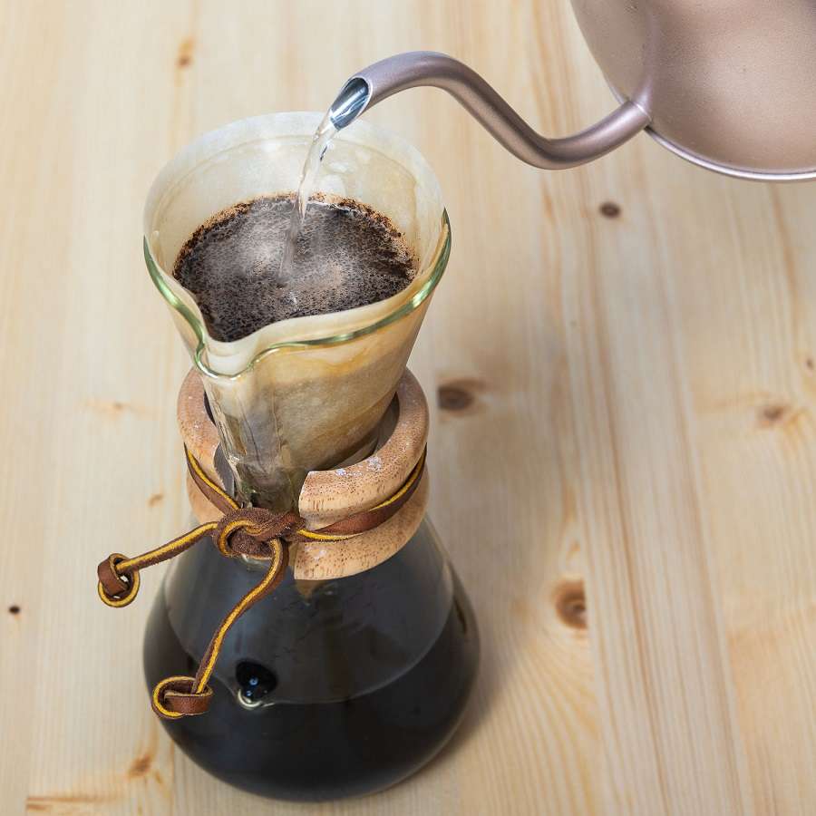 Handfilter Kaffee mit kolumbianischen Kaffeebohnen. Handfilter Kaffee mit kolumbianischen Kaffeebohnen.