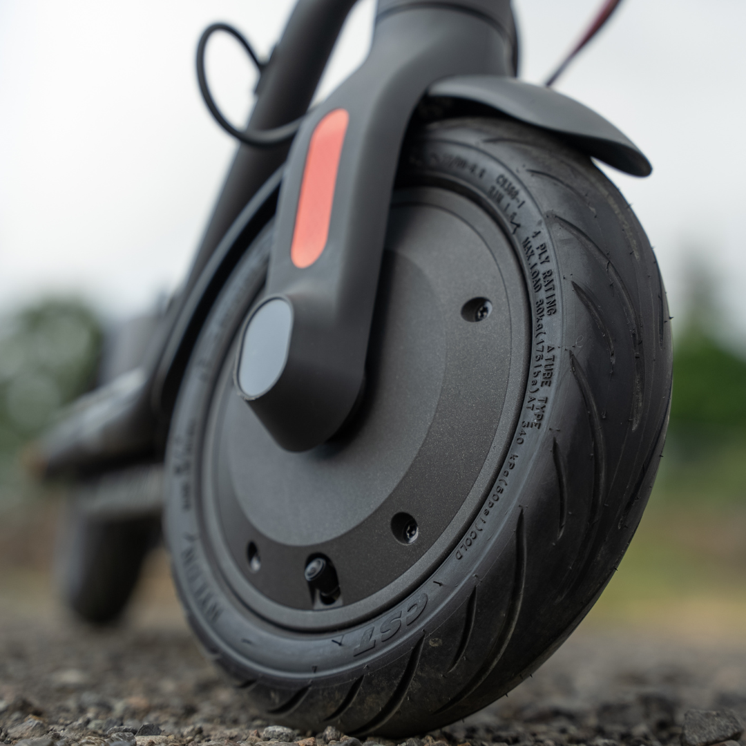 NAVEE V50 Electric scooter tire wheel