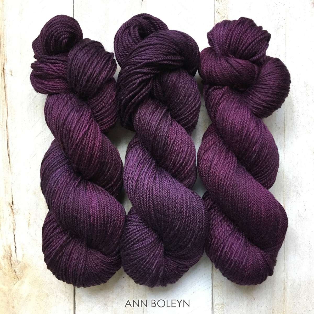 Hand-dyed yarn Louise Robert Ann Boleyn