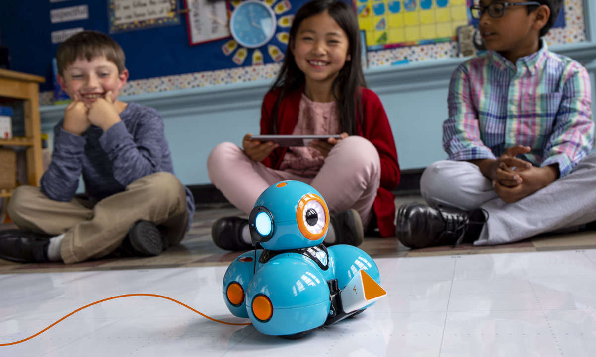 Meet Dash & Dot Robots for kids ages 6+