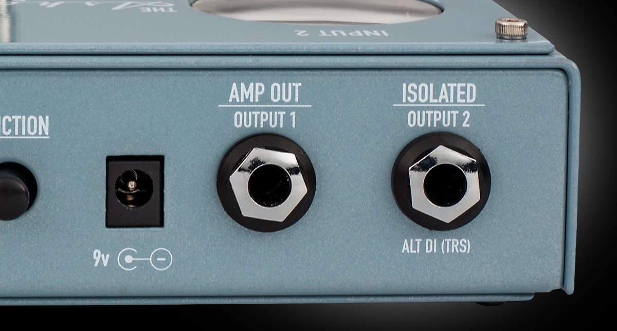 Bass Exchange pedal. Amp and Isolated Outputs