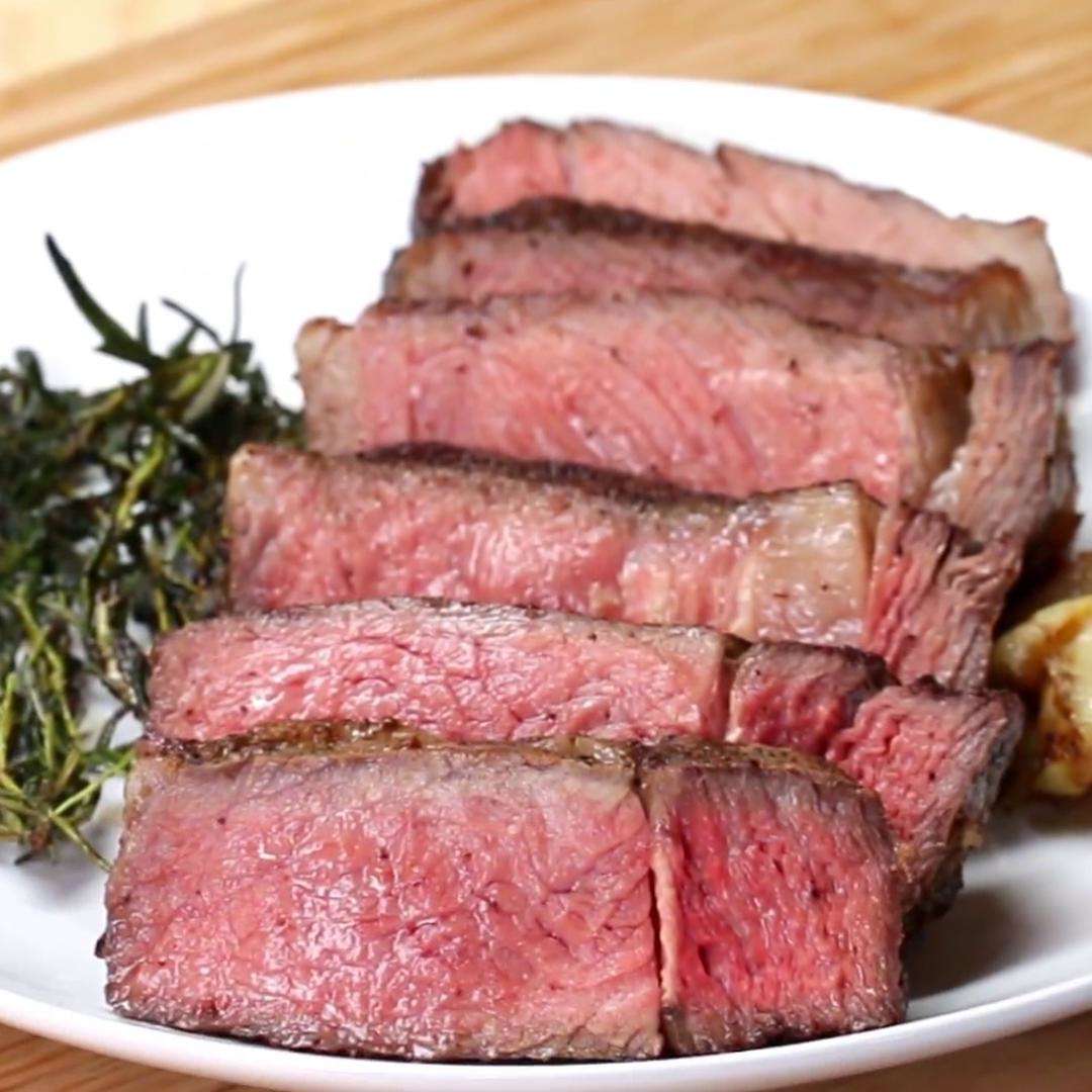 Garlic Butter Steak | Tasty