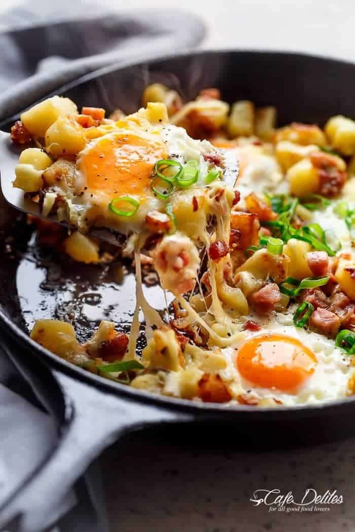 Cheesy Hashbrown and Egg Hash Breakfast Skillet | Cafe Delites