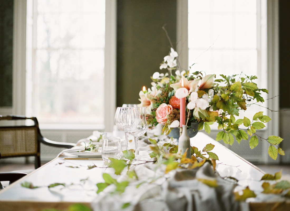 Linen best sale tablecloth hire